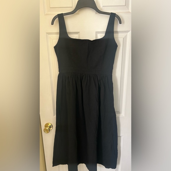 Black Sleeveless Square-Neck Midi Dress - Picture 4 of 7